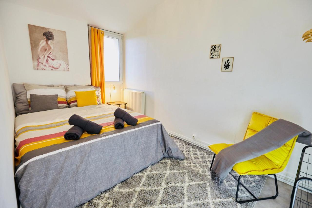 Mona Lisa : Superbe Loft Centre Ville - Parking Gratuit - Wifi Ultra Rapide-Appareil Massage-Netflix-Jeu Societe Troyes Luaran gambar